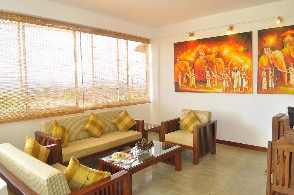 Amaara Sky Hotel Kandy 4*,